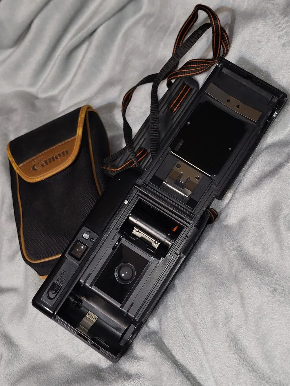 Canon Sure Shot Auto Focus 35 mm Point And Shoot Camera Clean With Case vtg 80s